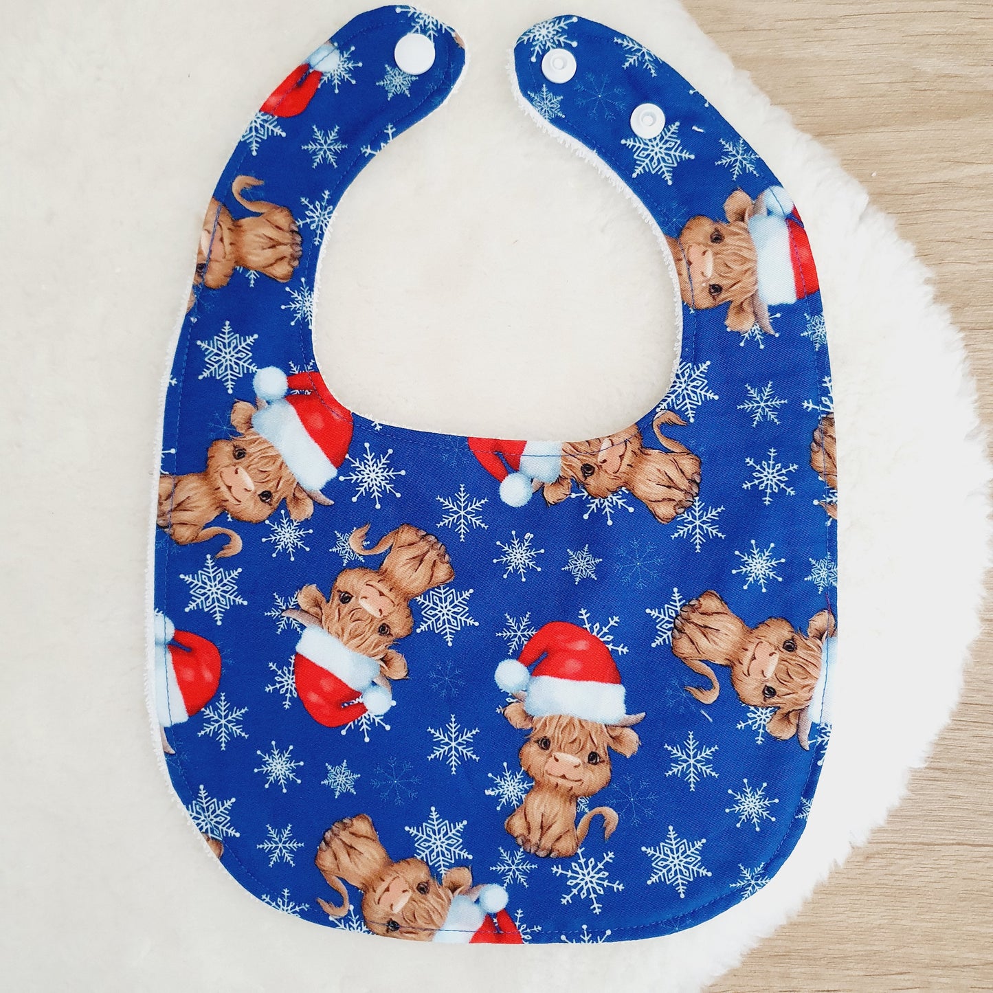 HIGHLAND COW CHRISTMAS print Small Feeding Bib - Organic Bamboo Backed, Ultra Absorbent Bib