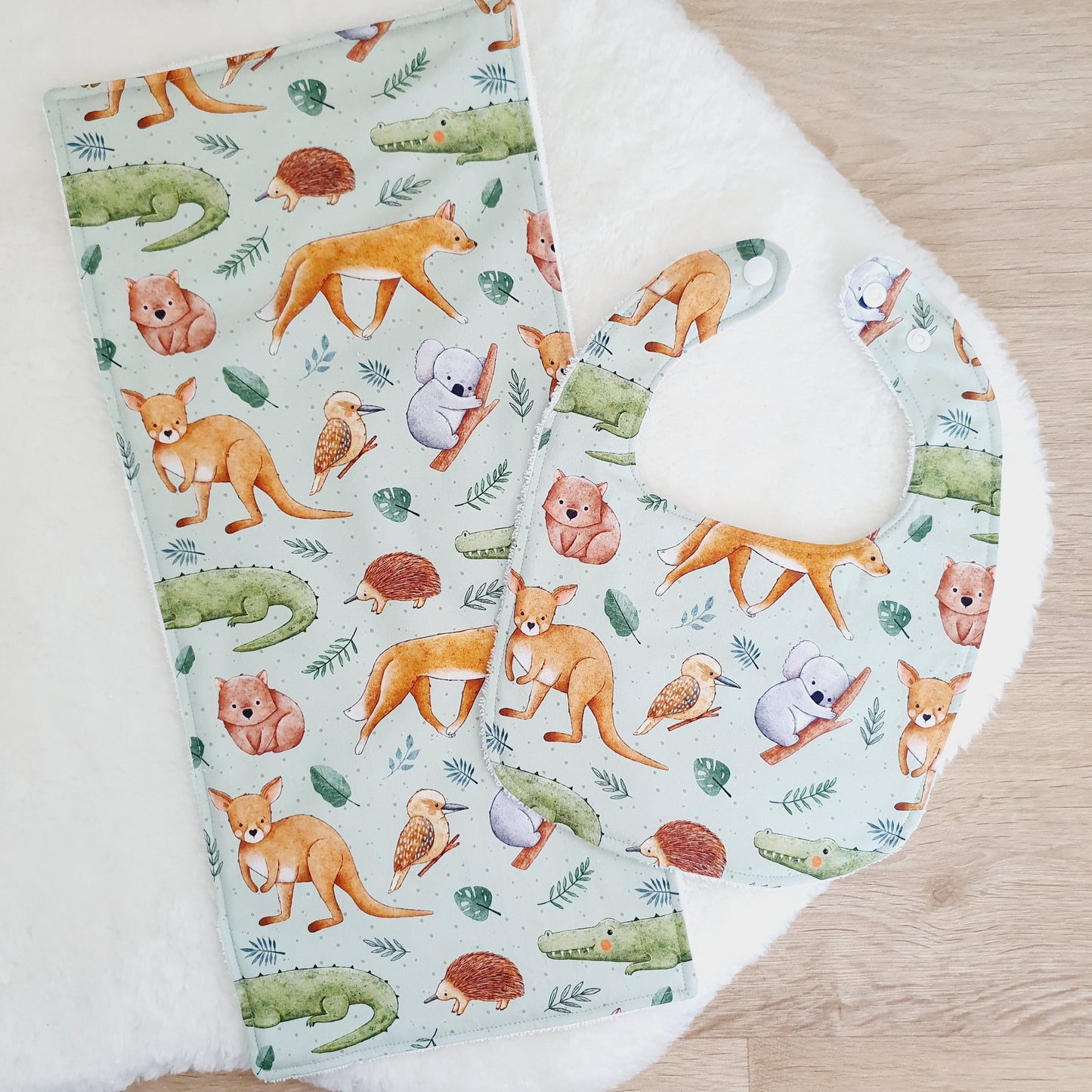 Australian Animals Baby Bib and Burp Cloth Gift Set, Baby Shower Gift, Newborn Gift
