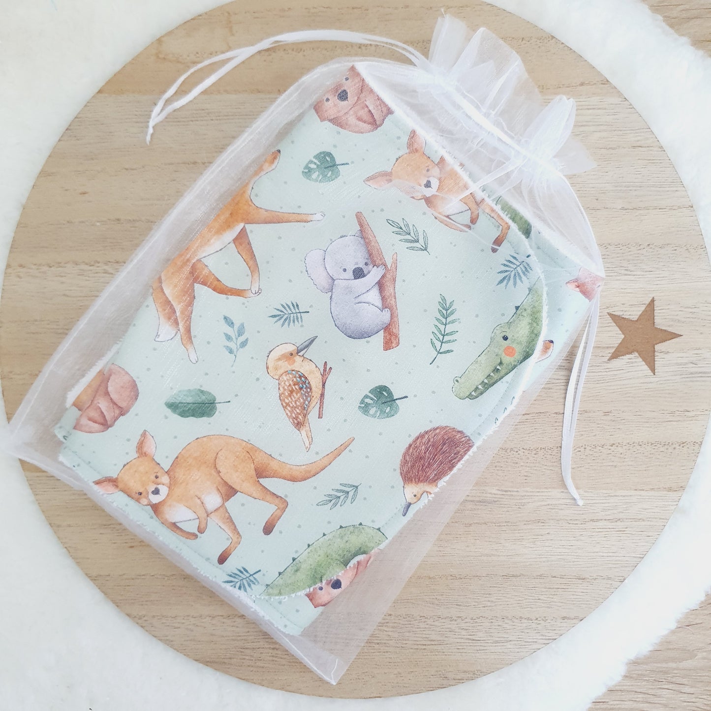 Australian Animals Baby Bib and Burp Cloth Gift Set, Baby Shower Gift, Newborn Gift