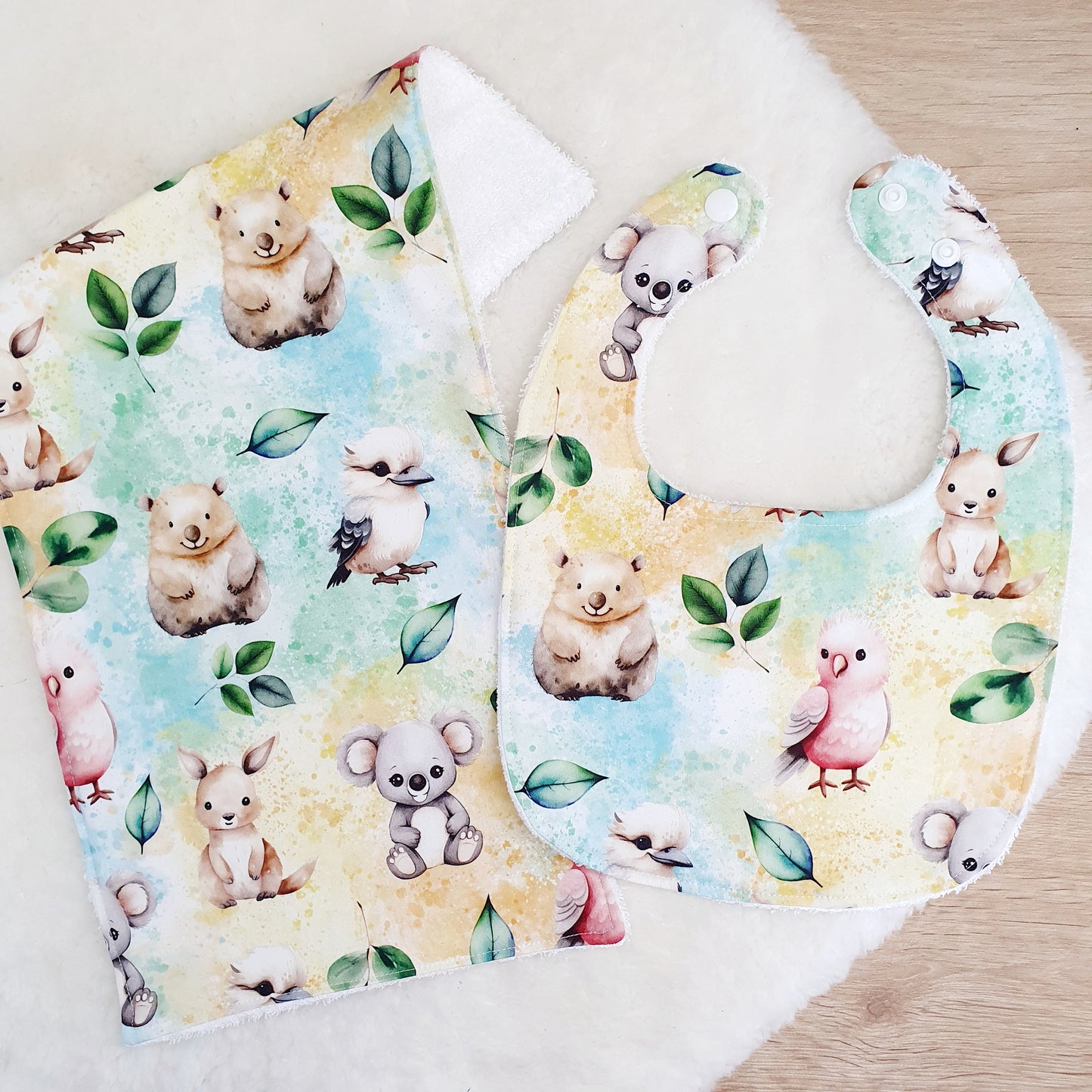 AUSSIE ANIMALS Baby Bib and Burp Cloth Gift Set, Baby Shower Gift, Newborn Gift, Australian Baby Gift