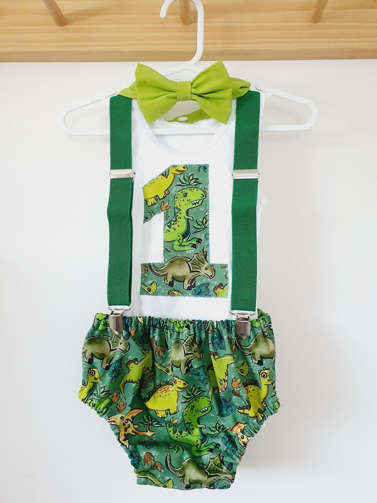 DINOSAURS Boys Cake Smash Outfit Size 0